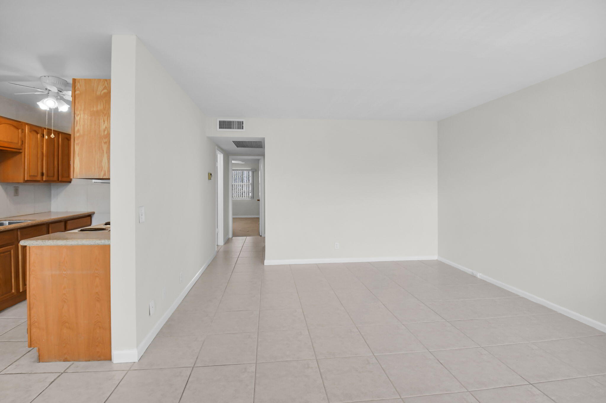 4088 Exeter Boca Raton, FL 33434 - Photo 10 of 48 Living Area