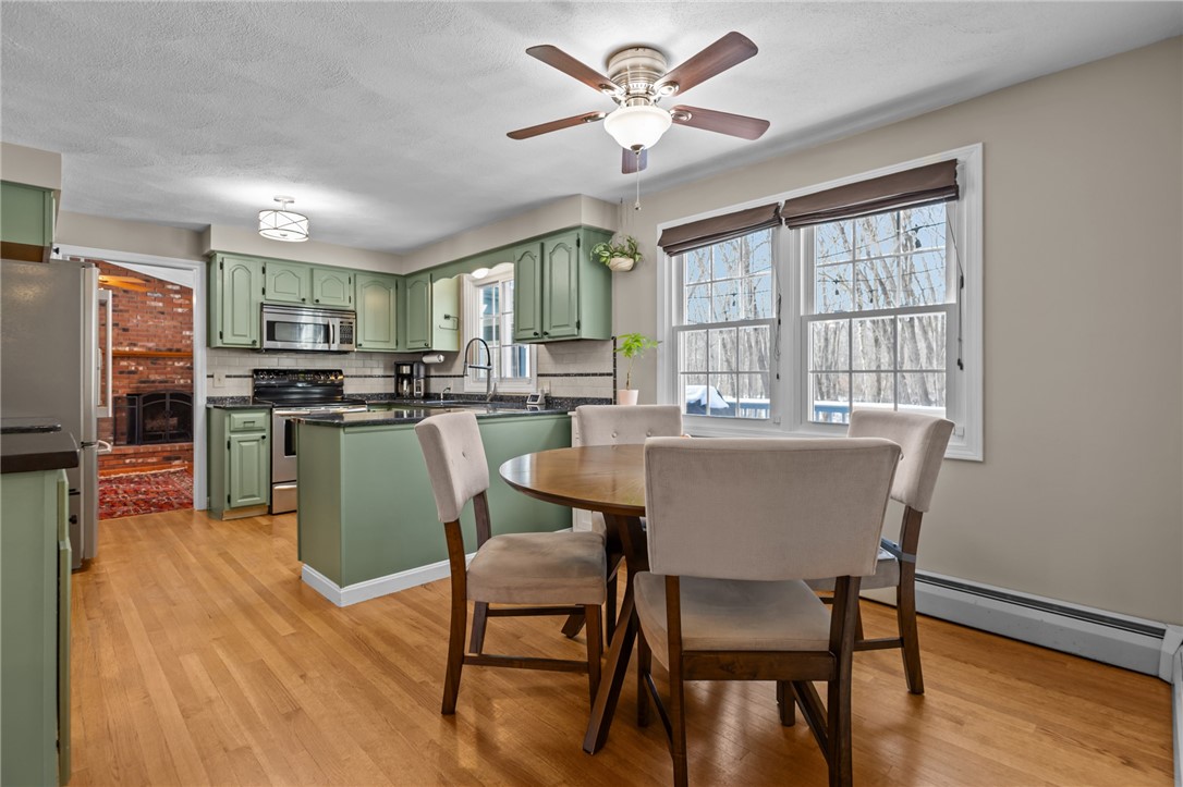 305 Spring Valley Drive East Greenwich, RI 02818 - Photo 18 of 41