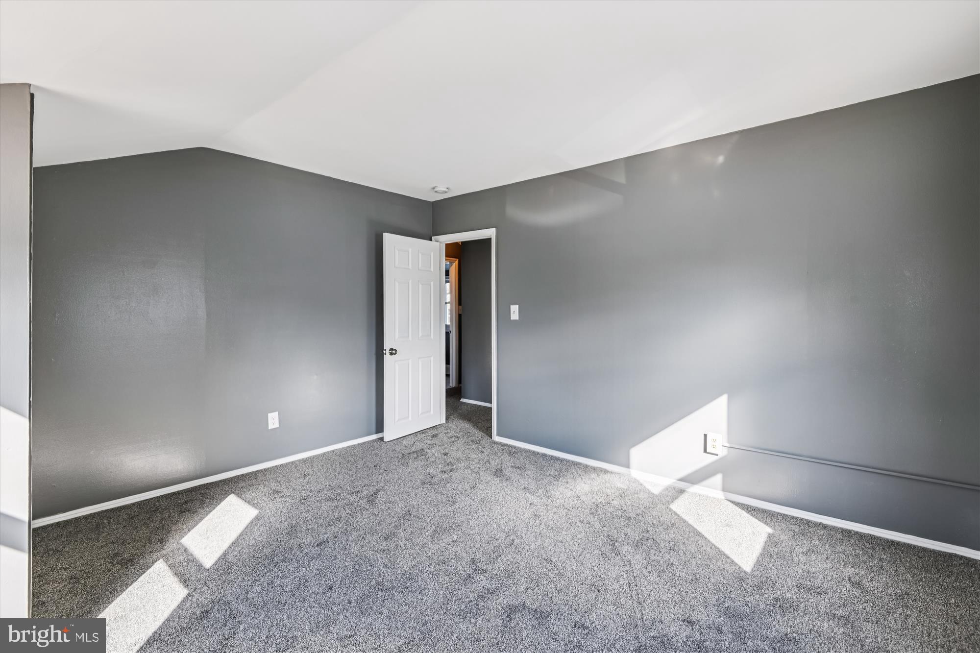 1212 Seven Oaks Road Baltimore, MD 21227 - Photo 14 of 31 Primary Bedroom