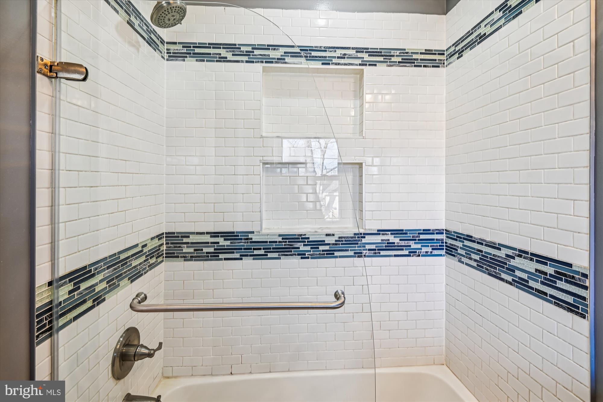 1212 Seven Oaks Road Baltimore, MD 21227 - Photo 20 of 31 Bath