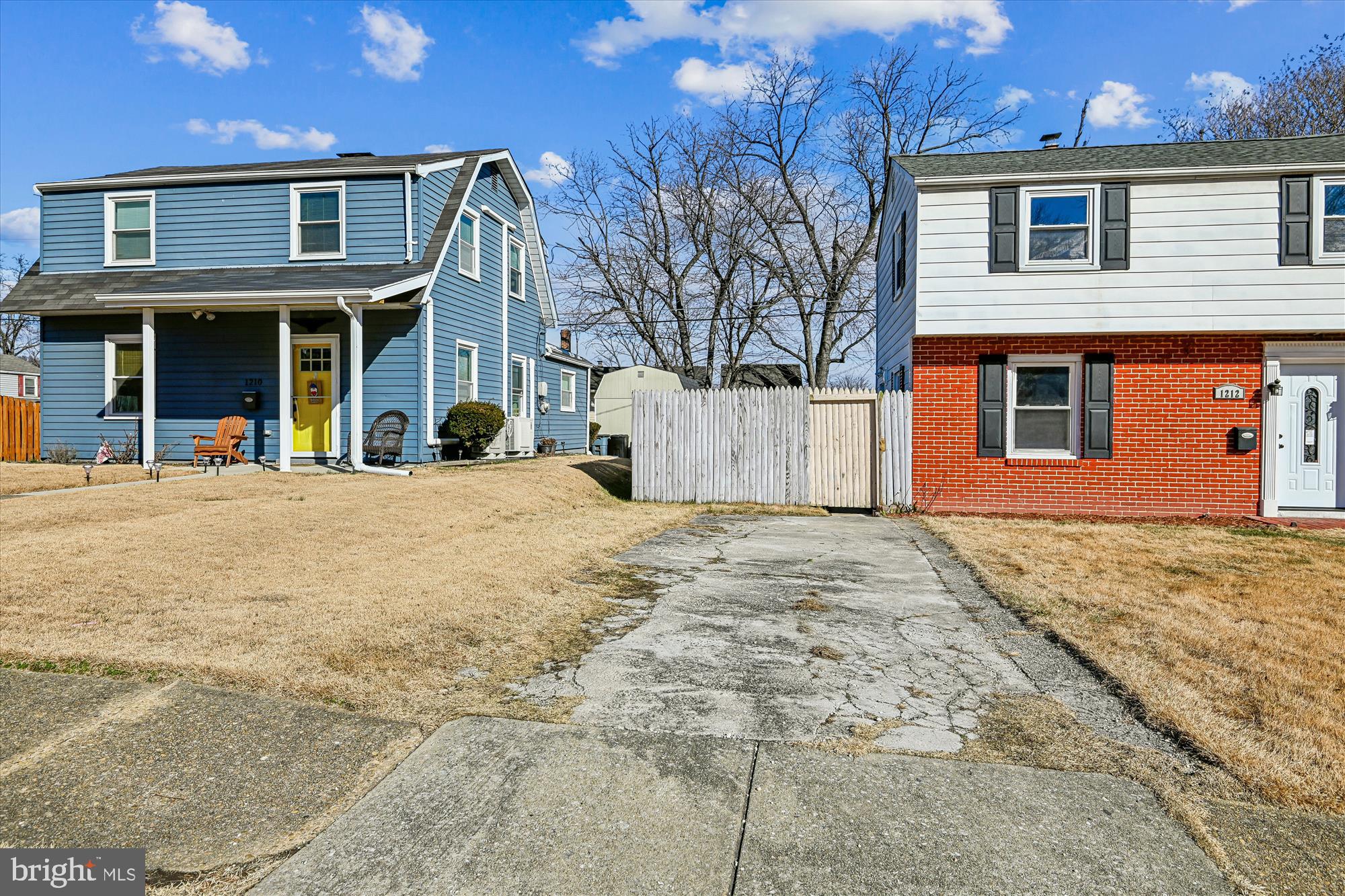 1212 Seven Oaks Road Baltimore, MD 21227 - Photo 2 of 31 Driveway