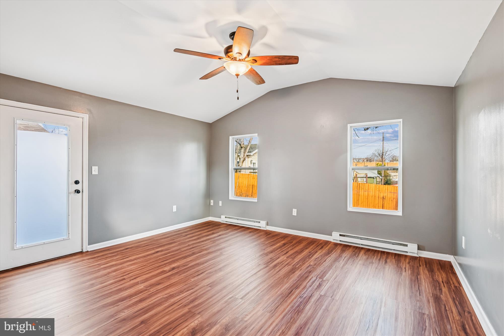 1212 Seven Oaks Road Baltimore, MD 21227 - Photo 10 of 31 Family Room