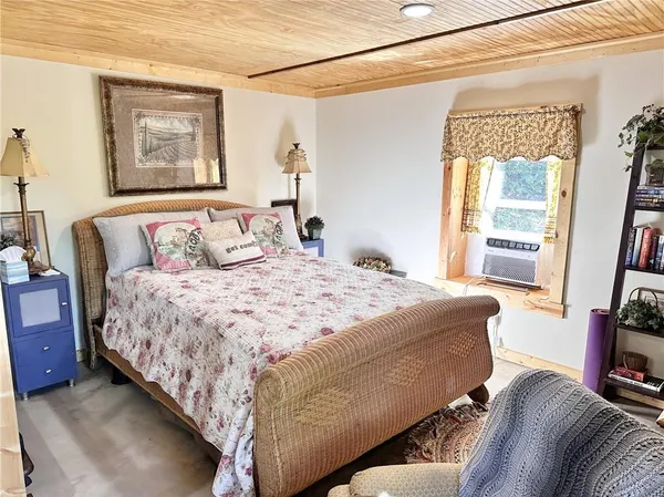 $169,900 | 73525 East Leisure Lake Drive, Trenton, MO 64683