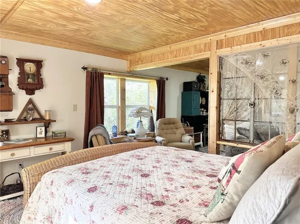 $169,900 | 73525 East Leisure Lake Drive, Trenton, MO 64683