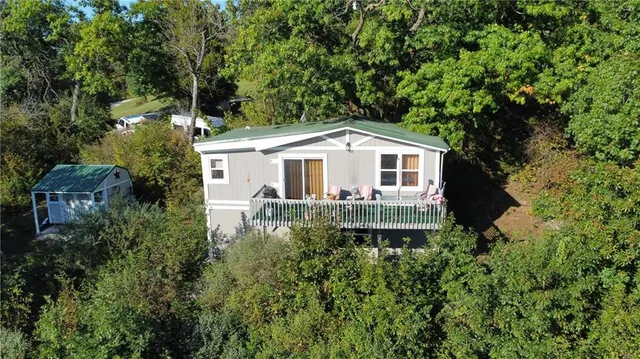 $175,000 | 73525 East Leisure Lake Drive, Trenton, MO 64683