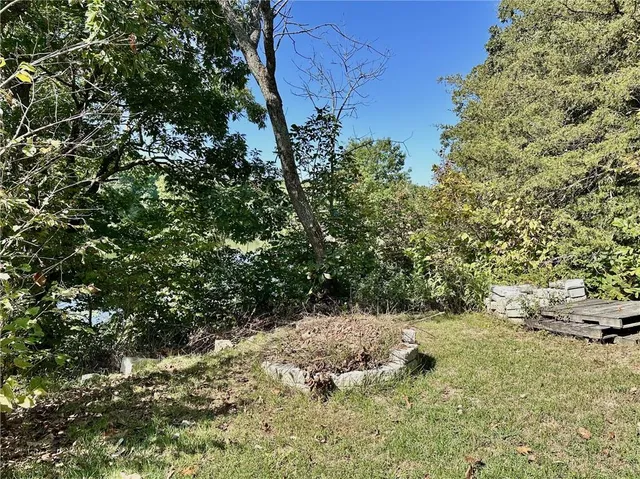 $175,000 | 73525 East Leisure Lake Drive, Trenton, MO 64683