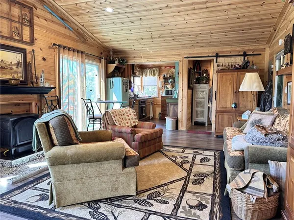 $169,900 | 73525 East Leisure Lake Drive, Trenton, MO 64683