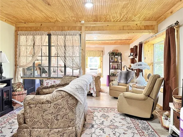 $169,900 | 73525 East Leisure Lake Drive, Trenton, MO 64683