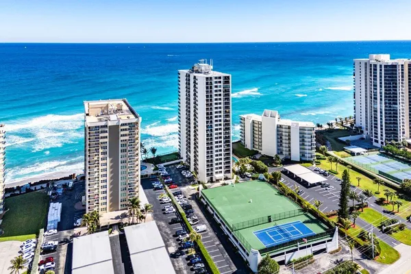 $6,500 | 5420 North Ocean Drive, Unit 1605, Singer Island, FL 33404