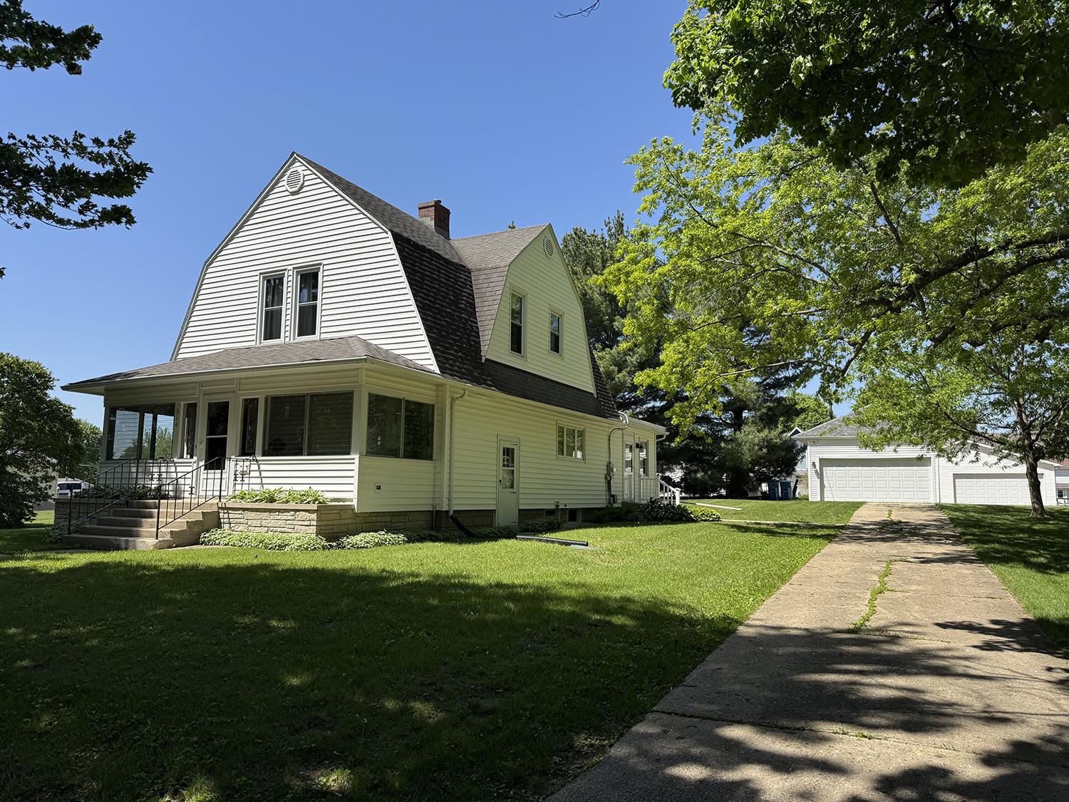314 Plummer Avenue Chadwick, IL 61014 - Photo 2 of 48