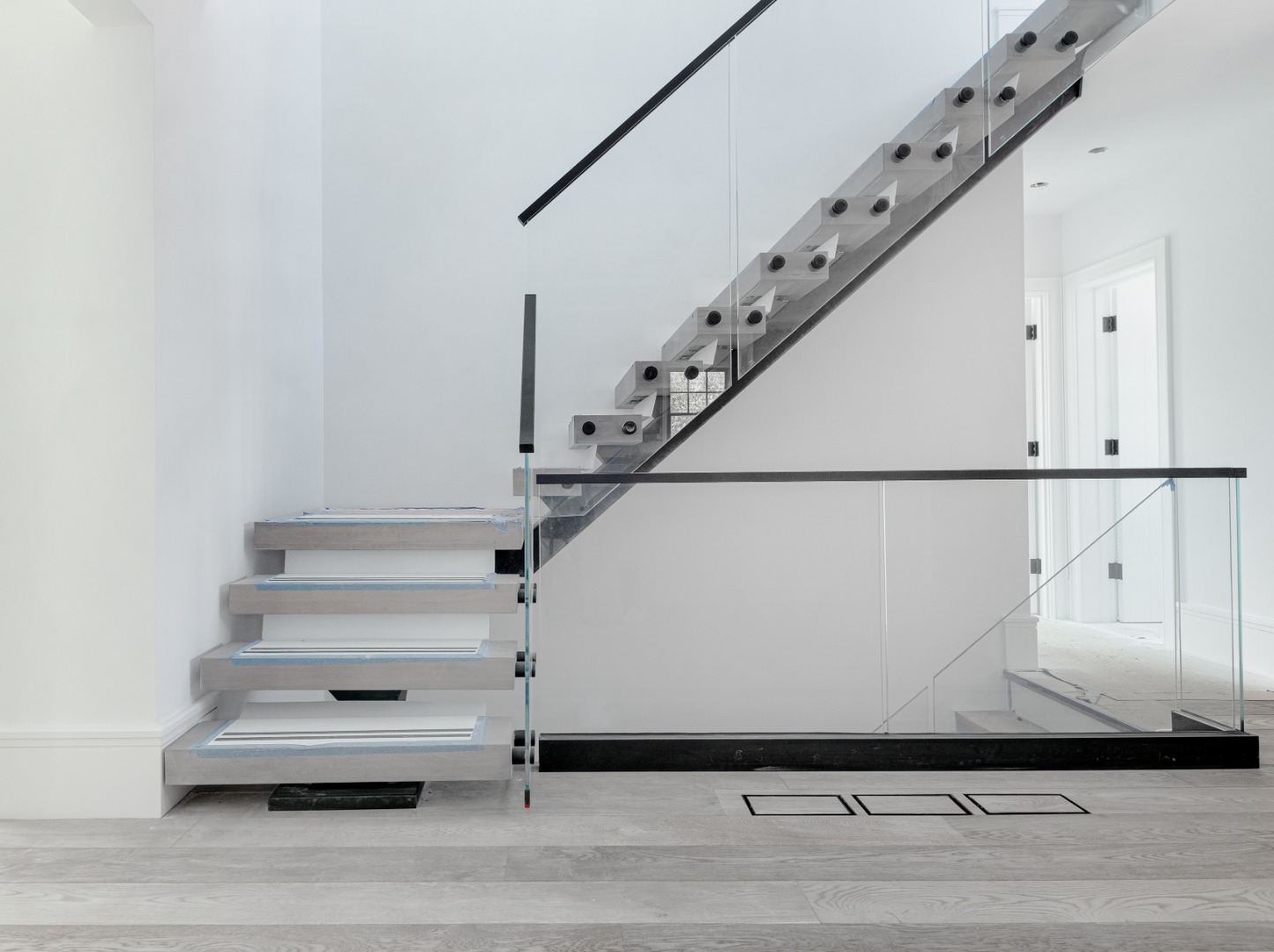 84 Cliff Road Nantucket, MA 02554 - Photo 5 of 12 a view of entryway