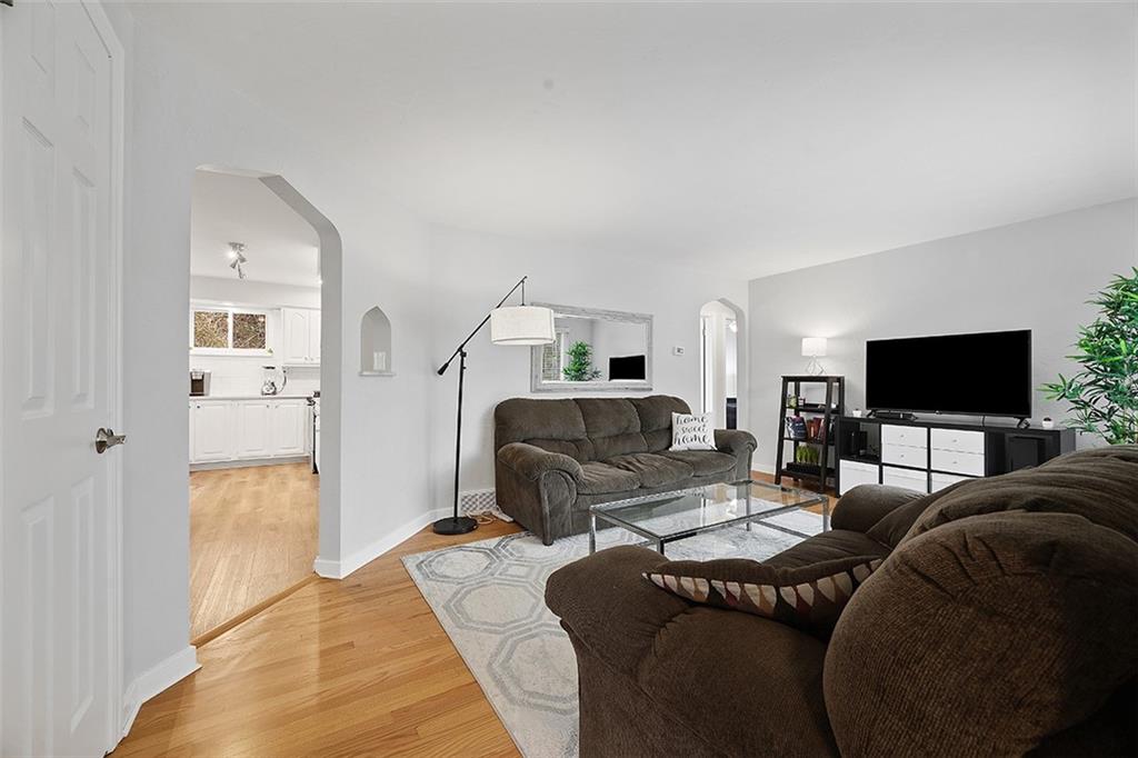 937 Steen Road Bridgeville, PA 15017 - Photo 5 of 23 Gallery Image 5