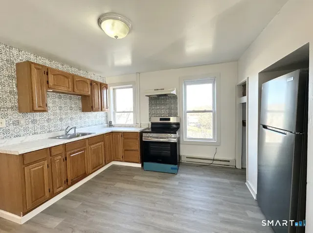 $1,500 | 67 6th Street, Unit 1, Norwich, CT 06360