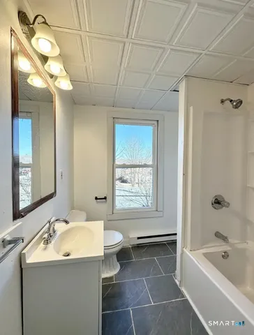 $1,500 | 67 6th Street, Unit 1, Norwich, CT 06360