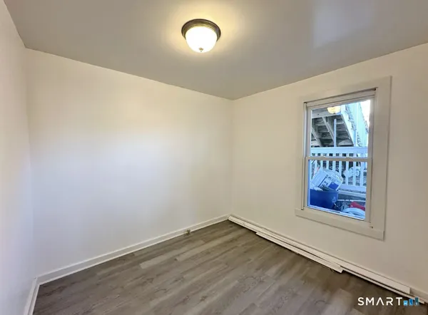 $1,500 | 67 6th Street, Unit 1, Norwich, CT 06360