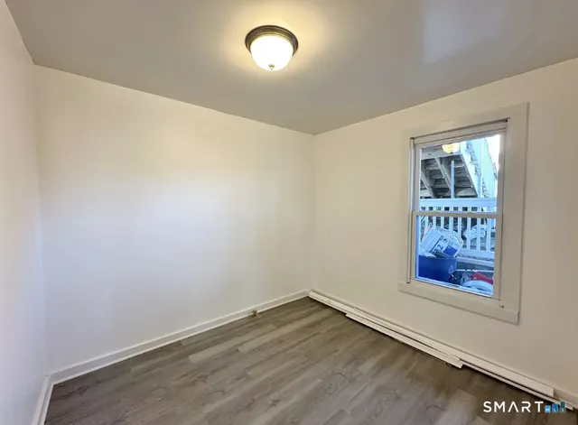 $1,500 | 67 6th Street, Unit 1, Norwich, CT 06360