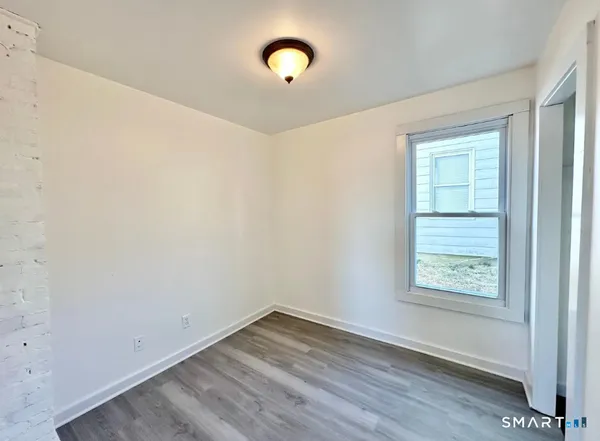 $1,500 | 67 6th Street, Unit 1, Norwich, CT 06360