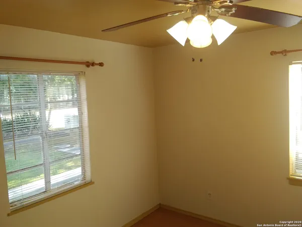 $745 | 805 Eleanor Avenue, Unit B, San Antonio, TX 78209