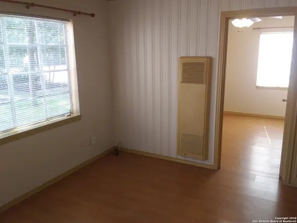 $745 | 805 Eleanor Avenue, Unit B, San Antonio, TX 78209