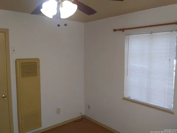 $745 | 805 Eleanor Avenue, Unit B, San Antonio, TX 78209