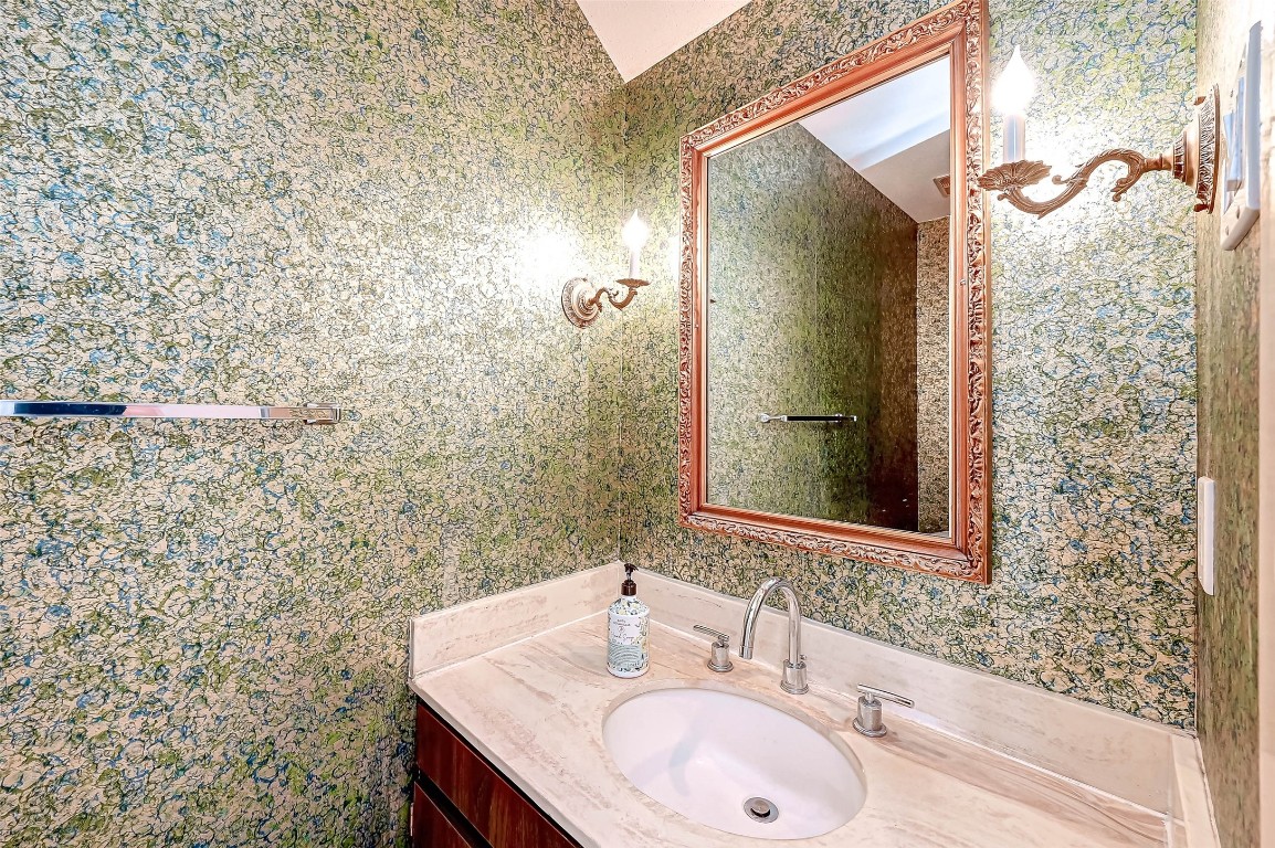 2232 South Piney Point Road, Unit 103 Houston, TX 77063 - Photo 16 of 30