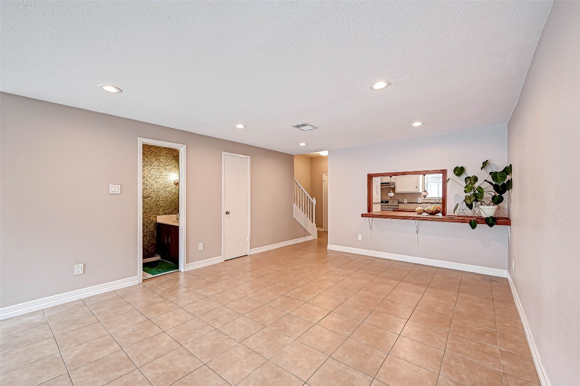 2232 South Piney Point Road, Unit 103 Houston, TX 77063 - Photo 5 of 30