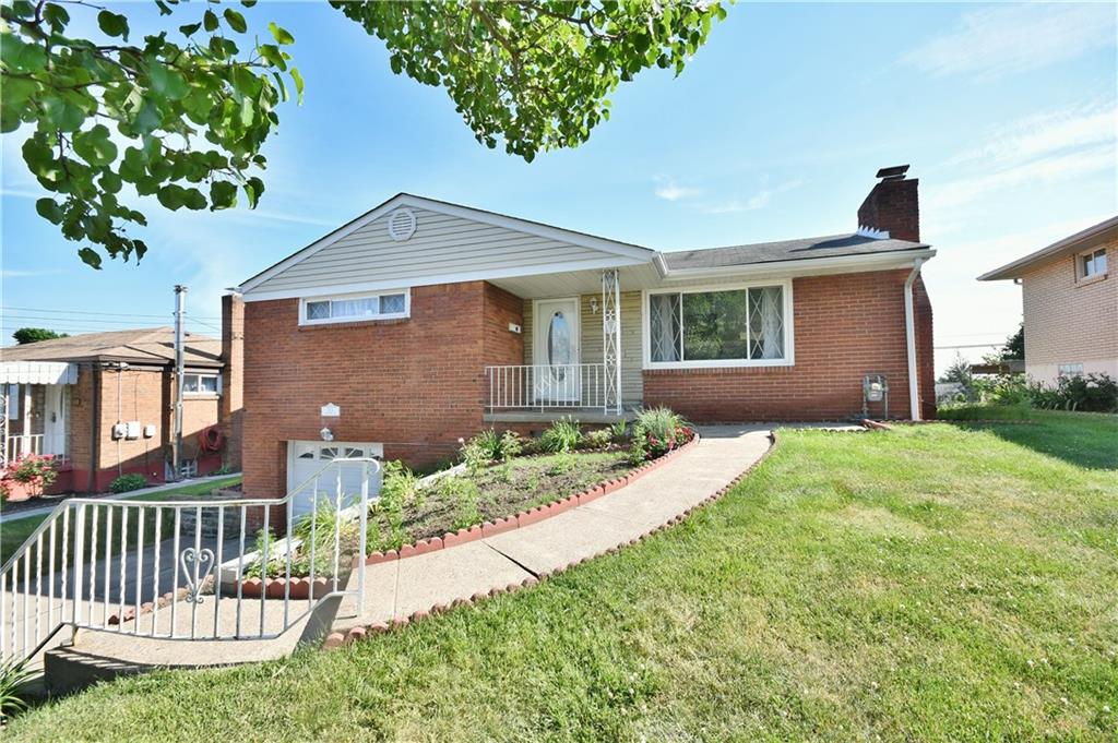 1614 Hollyrood Road Pittsburgh, PA 15227 - Photo 4 of 25 Gallery Image 4