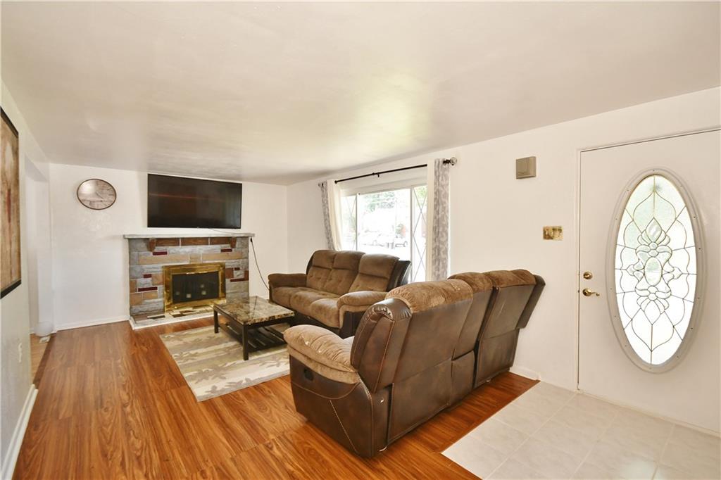 1614 Hollyrood Road Pittsburgh, PA 15227 - Photo 10 of 25 Gallery Image 10