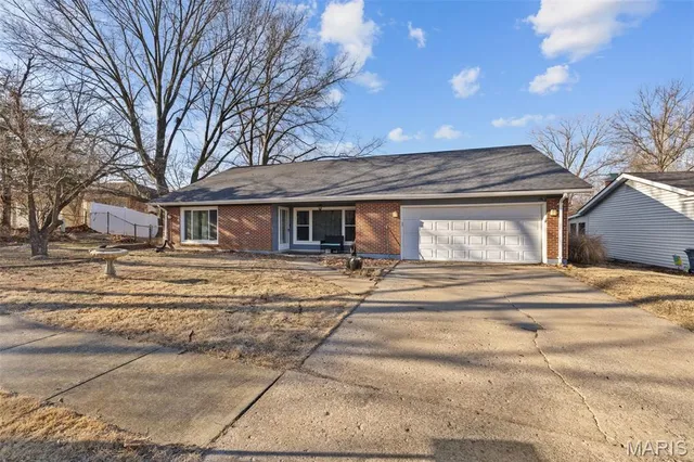 $425,000 | 2713 Treadway Avenue, St. Charles, MO 63301