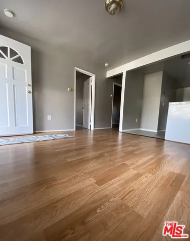 $2,200 | 2734 West 15th Street, Los Angeles, CA 90006