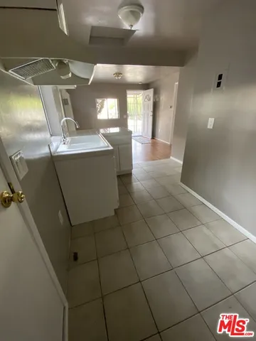 $2,200 | 2734 West 15th Street, Los Angeles, CA 90006