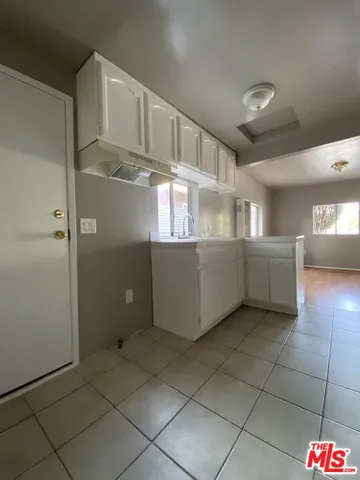 $2,200 | 2734 West 15th Street, Los Angeles, CA 90006