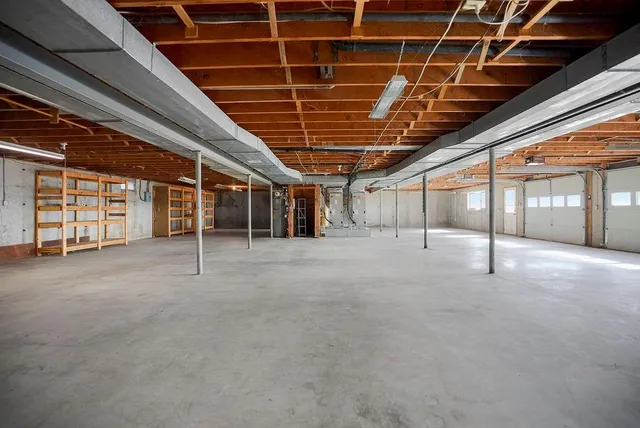 $1,100,000 | 34848 Woodland Road, Paola, KS 66071