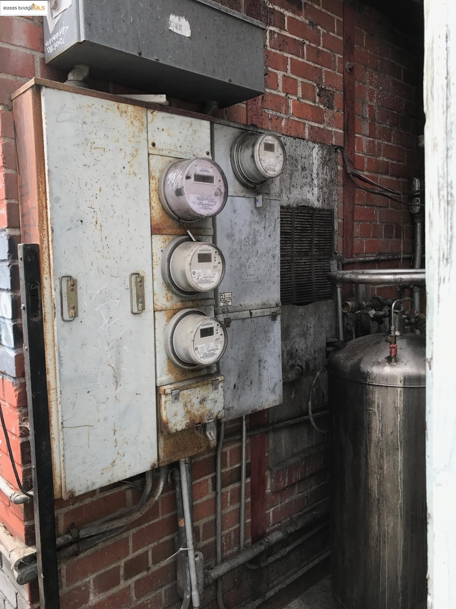 2509 Dwight Way Berkeley, CA 94704 - Photo 7 of 8 a bathroom with a sink and a mirror