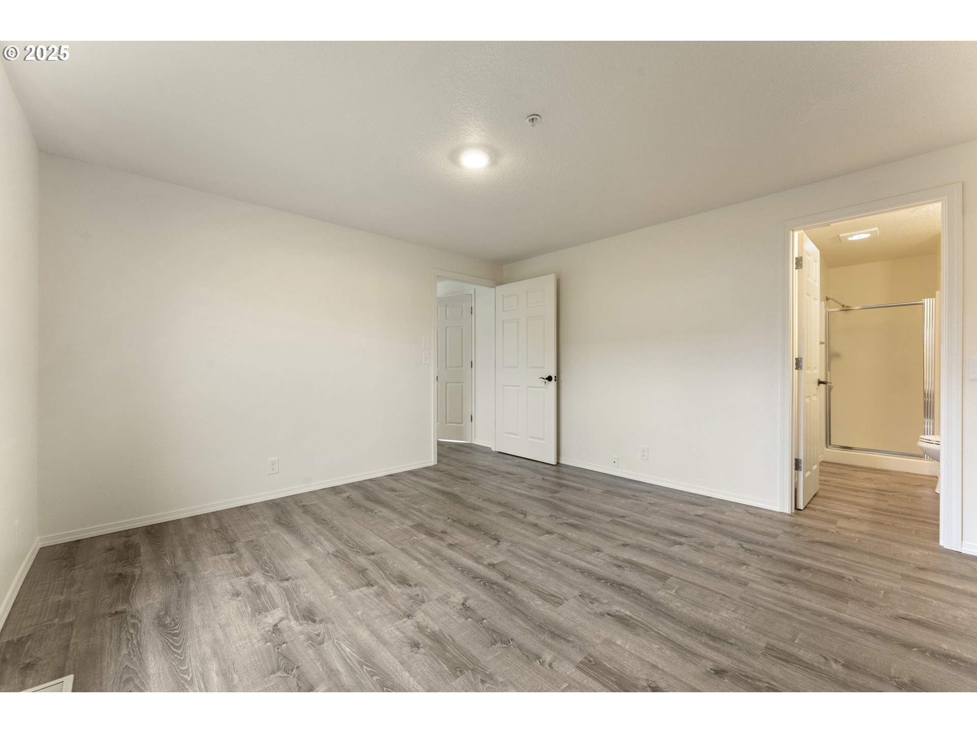 1530 Southeast 5th Street Gresham, OR 97080 - Photo 13 of 39 a view of an empty room