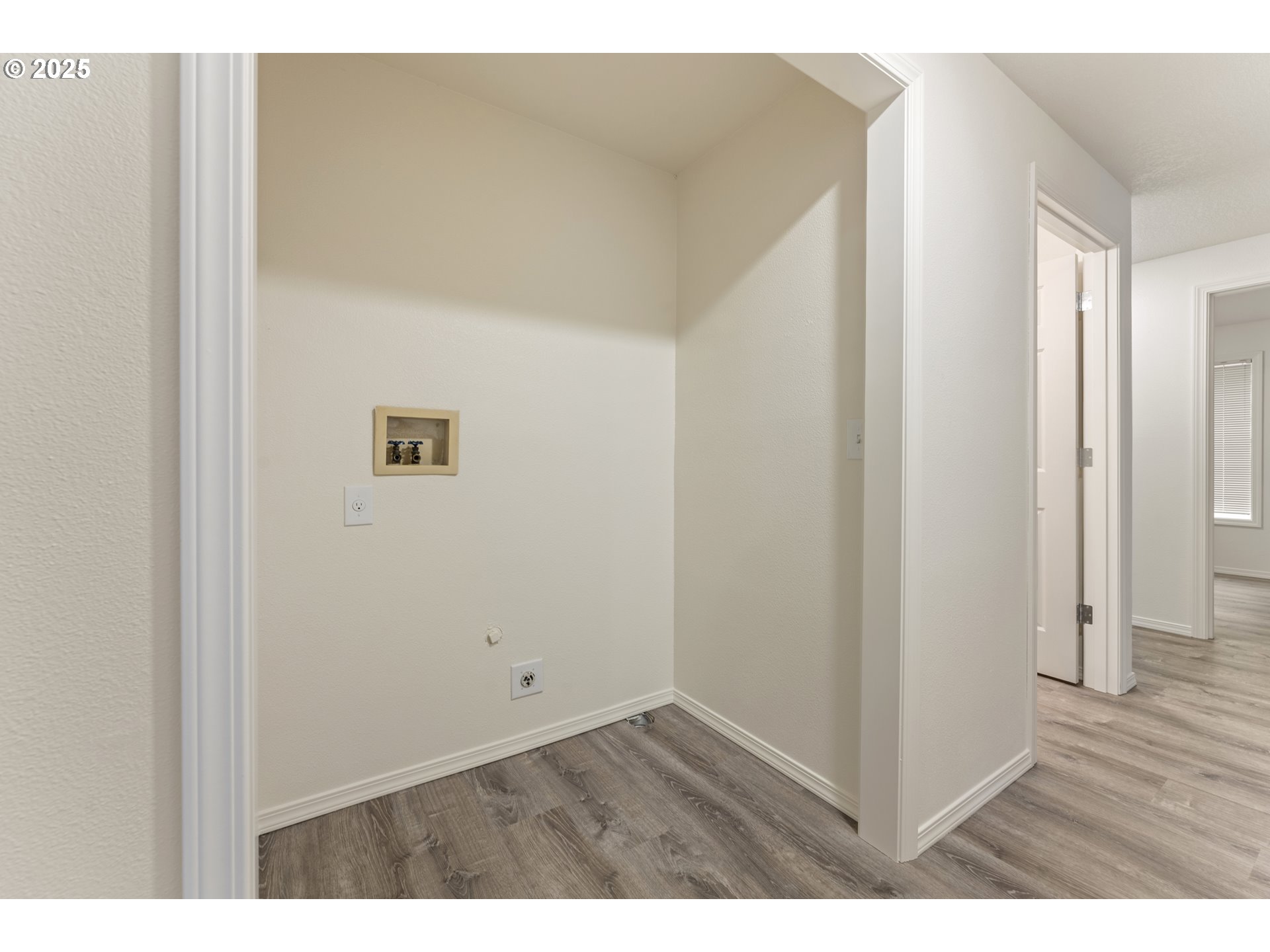 1530 Southeast 5th Street Gresham, OR 97080 - Photo 22 of 39 a view of an empty room