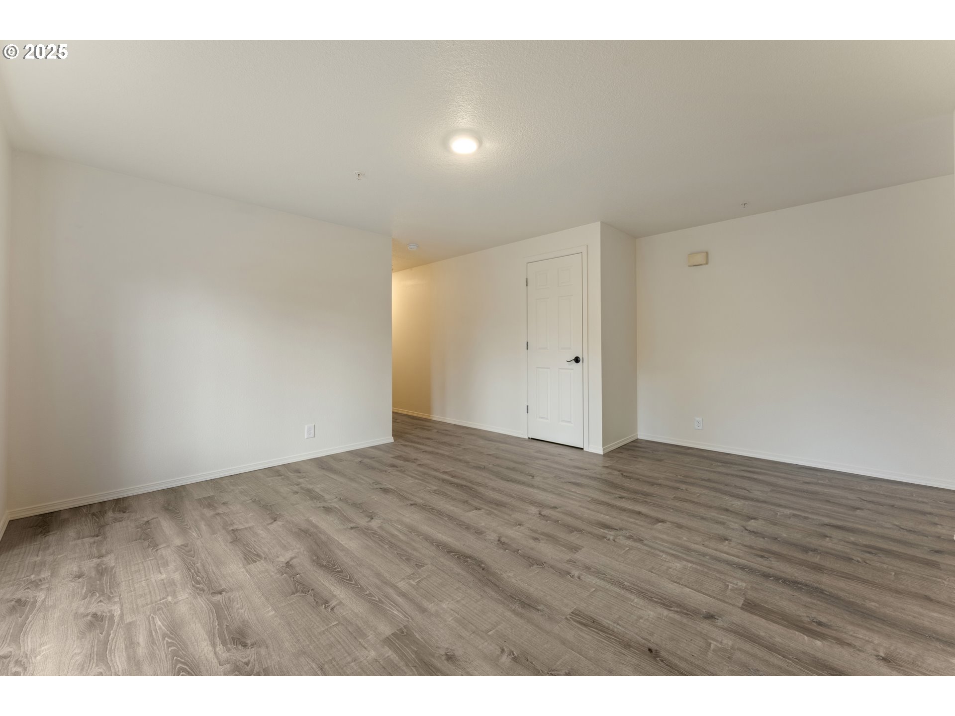 1530 Southeast 5th Street Gresham, OR 97080 - Photo 6 of 39 a view of an empty room