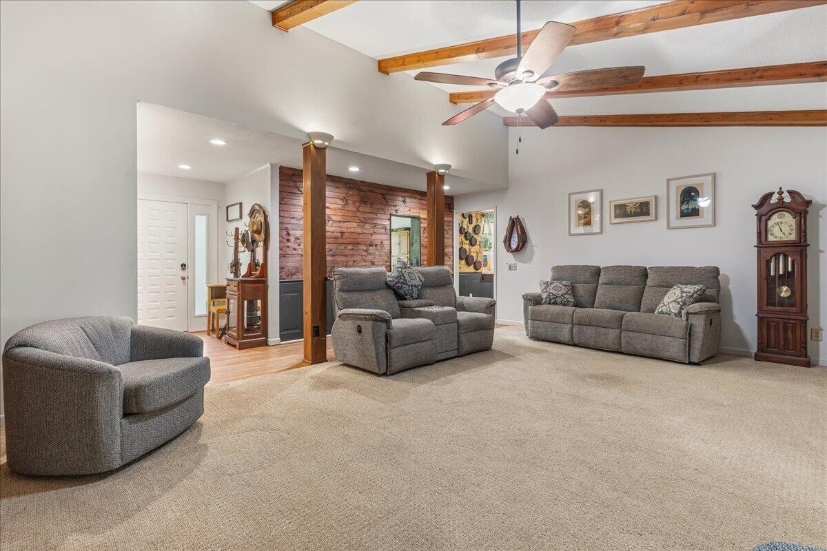 2522 Cindy Street Athens, TN 37303 - Photo 6 of 36 a living room with furniture and a couch