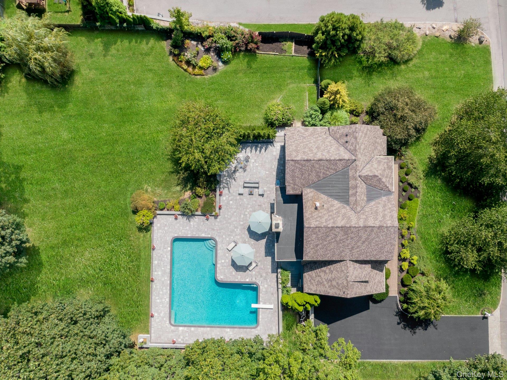 369 Evandale Road Scarsdale, NY 10583 - Photo 36 of 49 Overhead view capturing the home’s impressive setting and exceptional outdoor amenities.