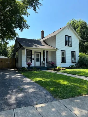 $300,000 | 434 Cleveland Avenue, Batavia, IL 60510