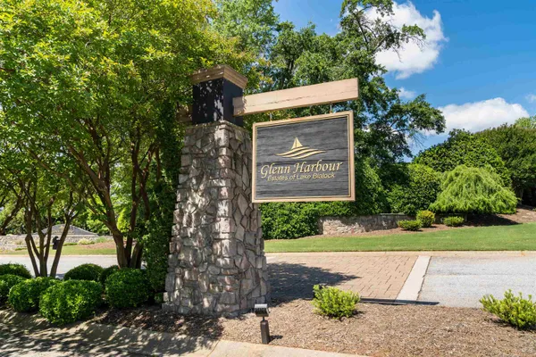 $194,900 | 715 East Ridge Water Drive, Chesnee, SC 29323