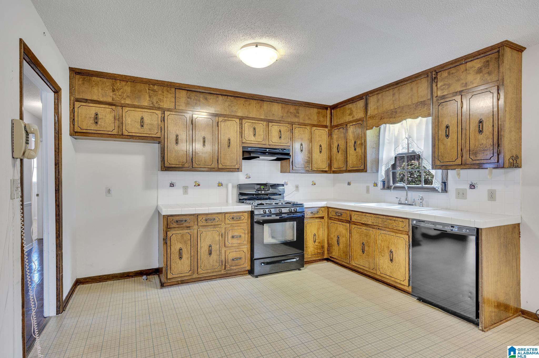 203 Meadow Lane Oneonta, AL 35121 - Photo 7 of 27