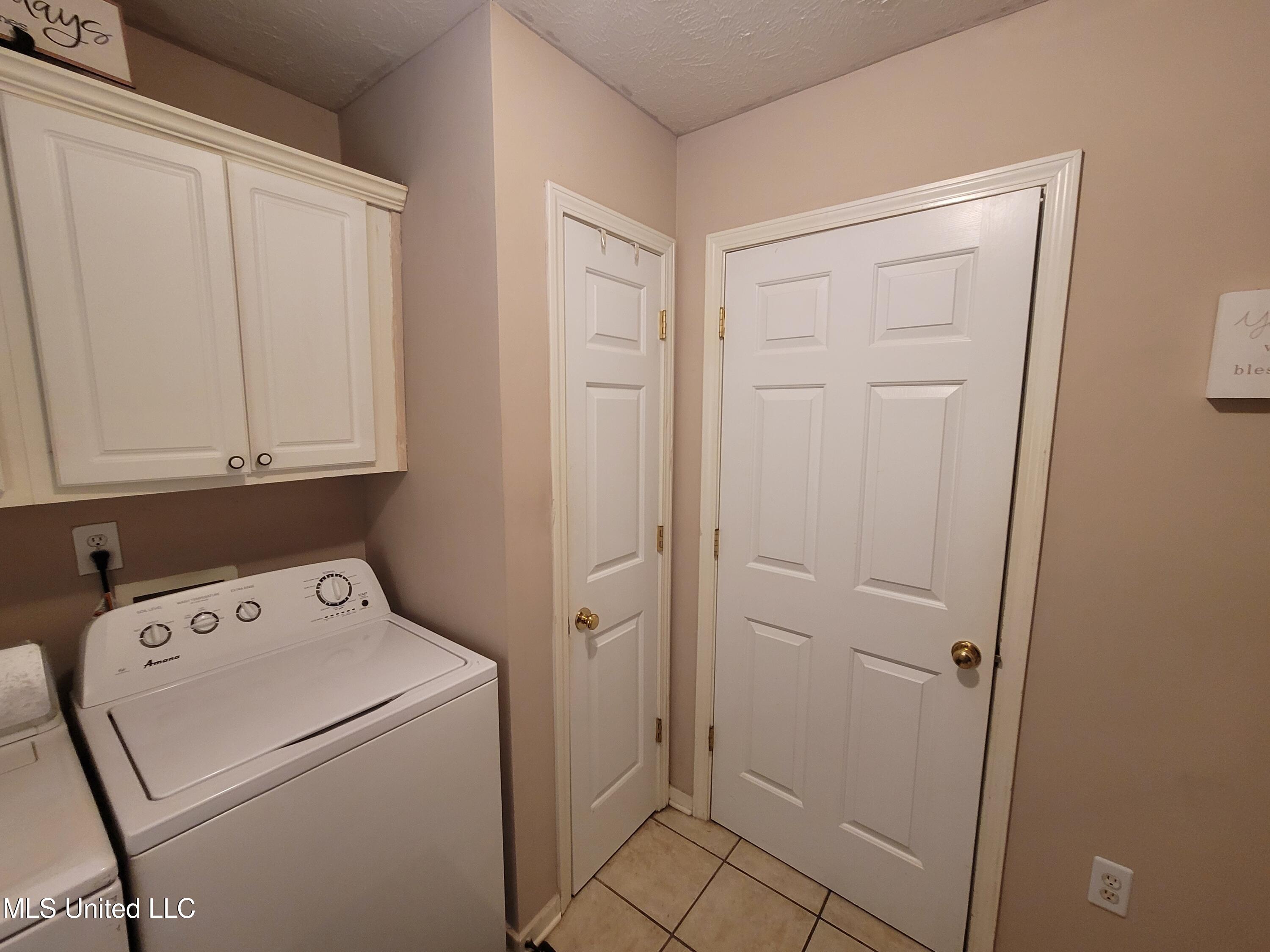 317 Willow Run Pearl, MS 39208 - Photo 32 of 49 Laundry Room