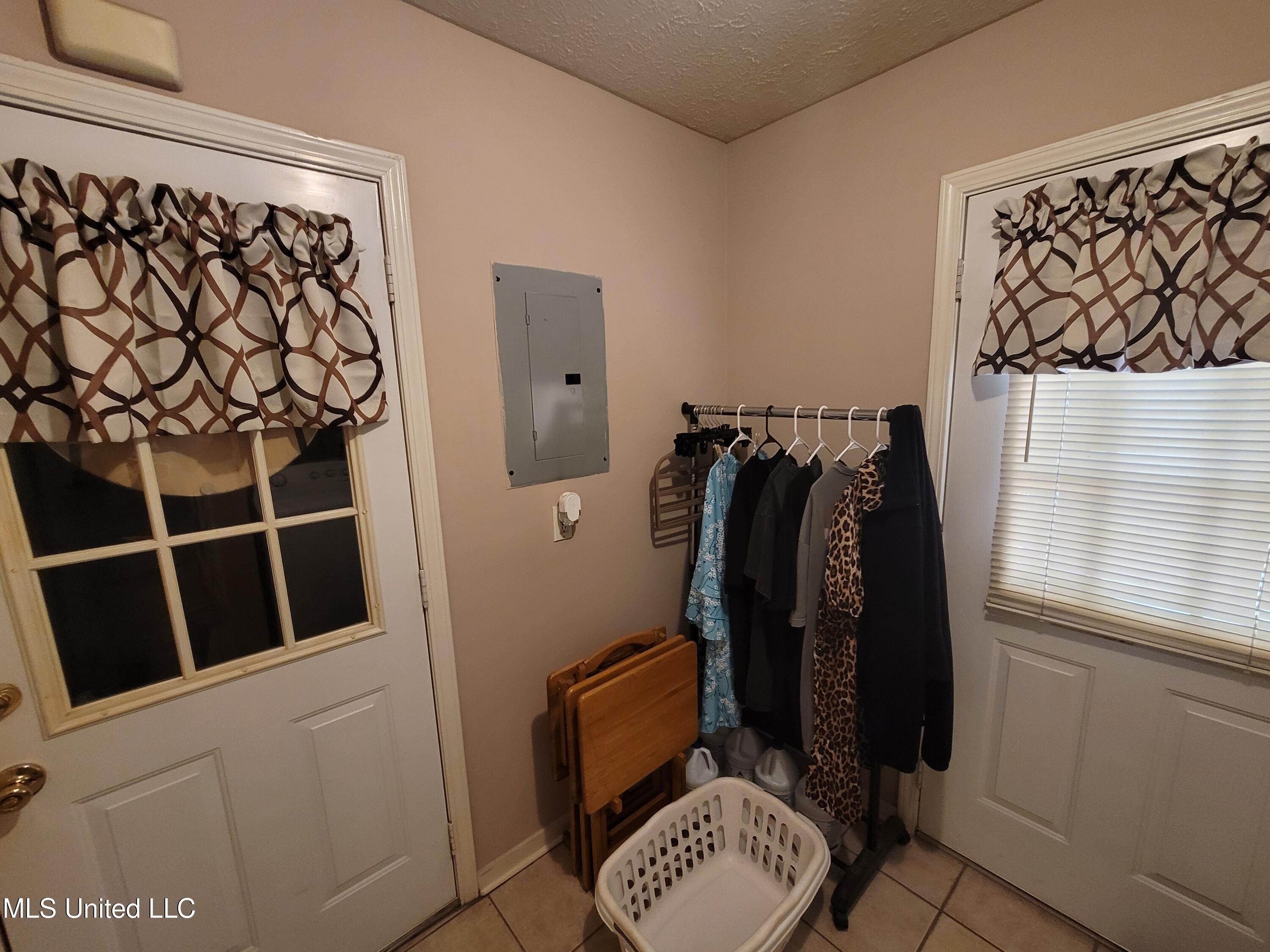 317 Willow Run Pearl, MS 39208 - Photo 33 of 49 Laundry Room