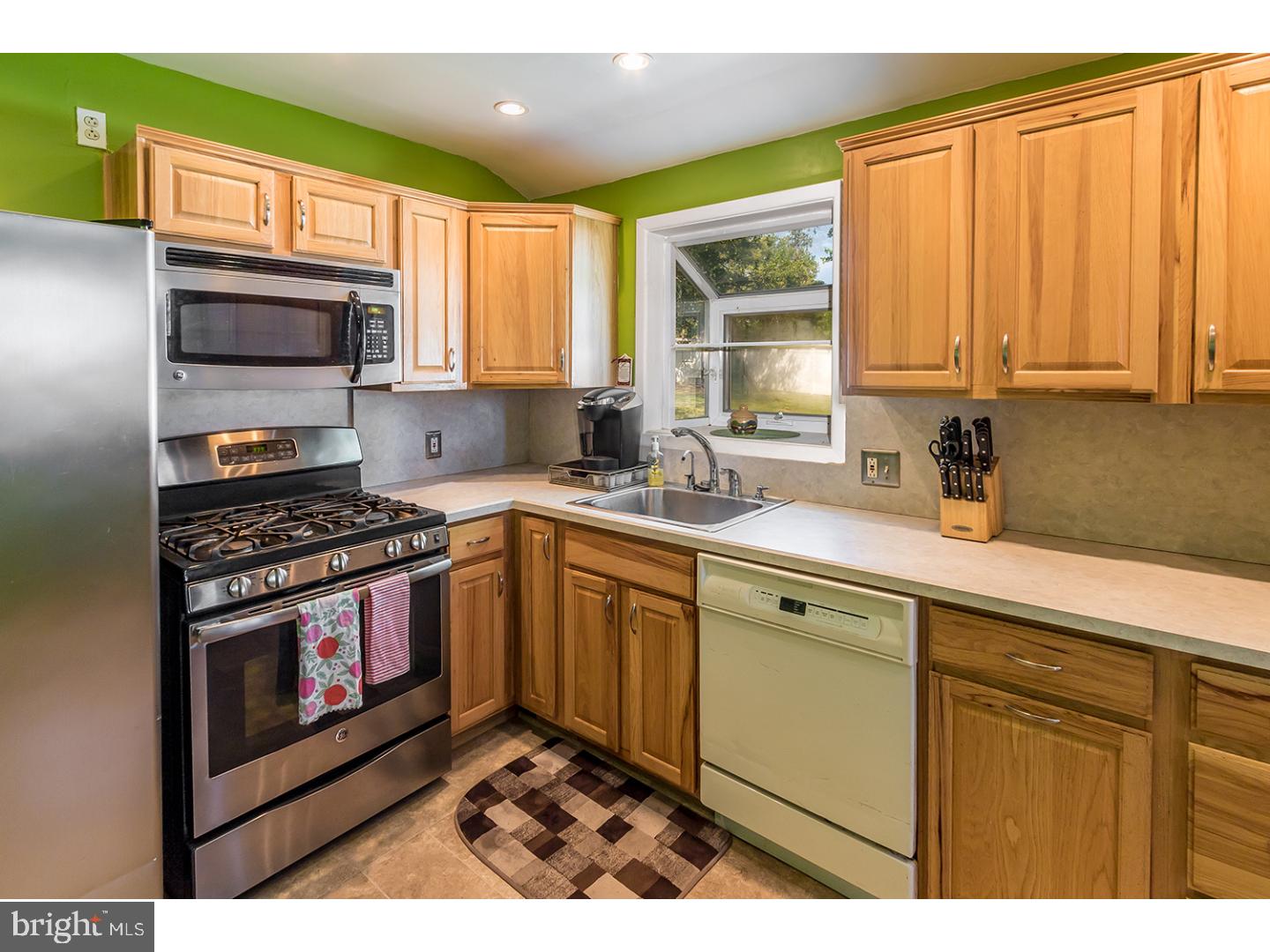 2102 Andover Road Riverton, NJ 08077 - Photo 7 of 22 Kitchen