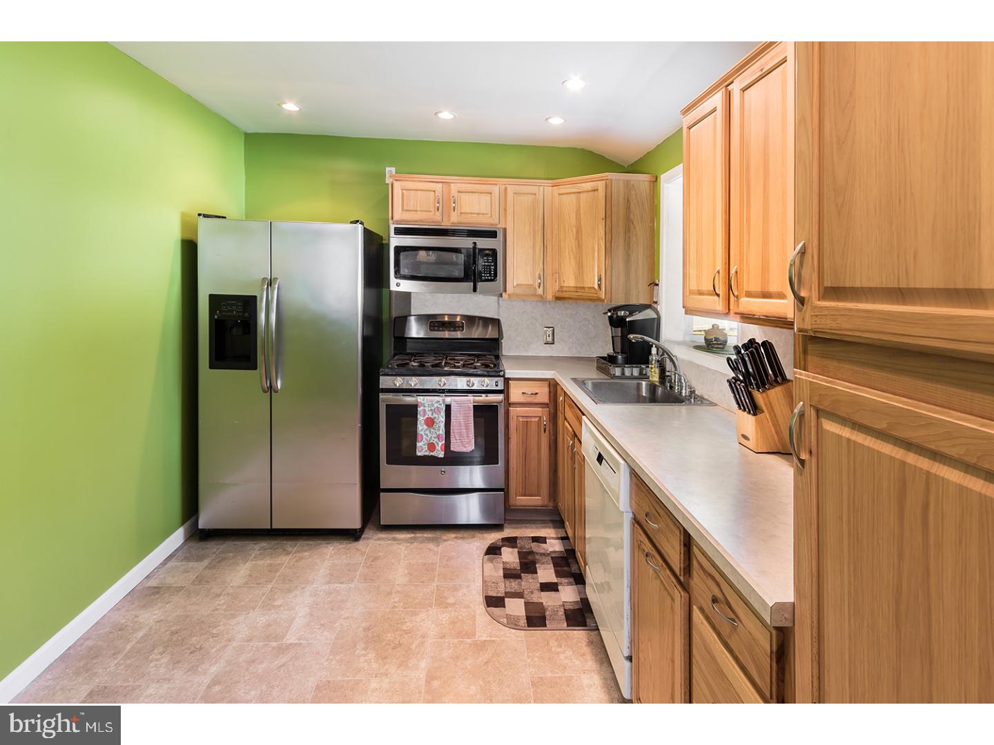 2102 Andover Road Riverton, NJ 08077 - Photo 8 of 22 Kitchen