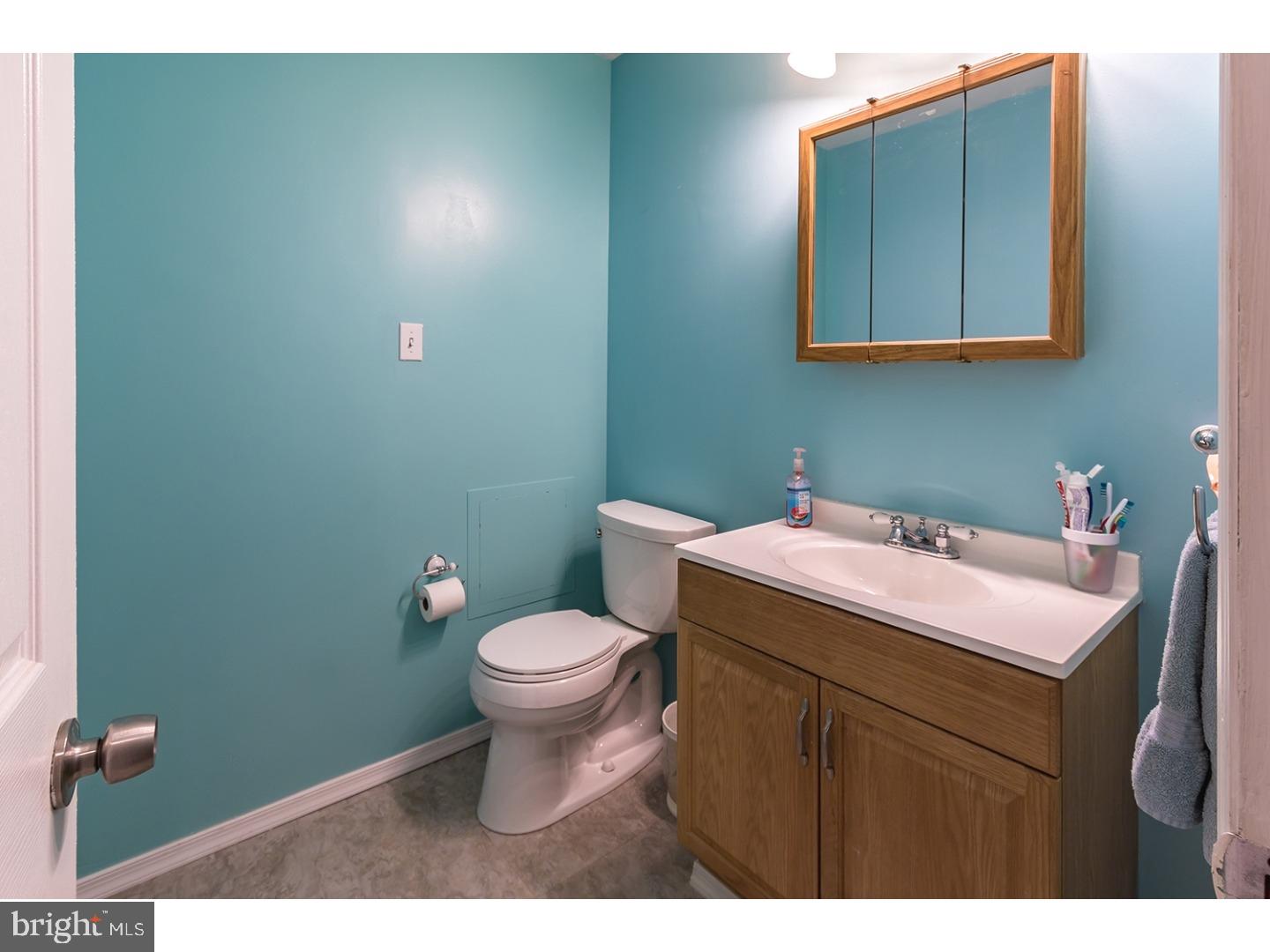 2102 Andover Road Riverton, NJ 08077 - Photo 10 of 22 Bathroom