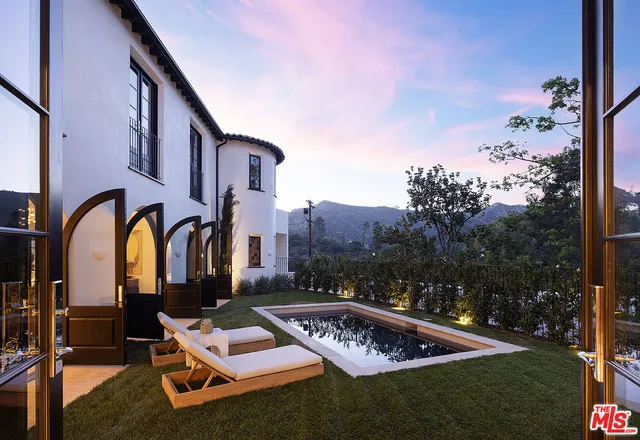 $8,495,000 | 2720 Glendower Avenue, Los Angeles, CA 90027