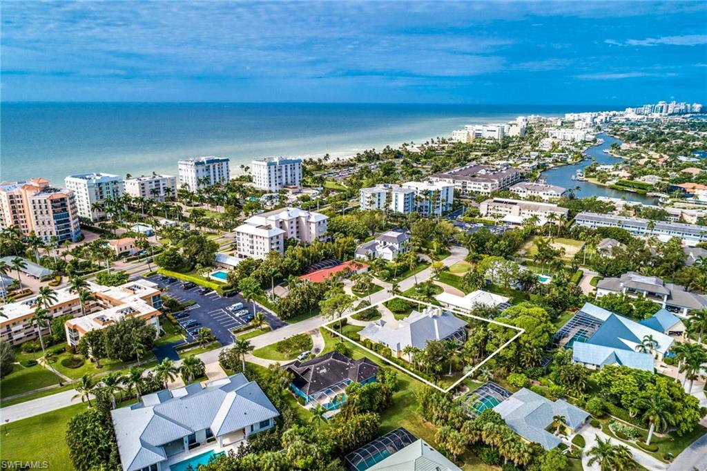 1160 Oleander Drive Naples, FL 34102 - Photo 4 of 31 a view of a city