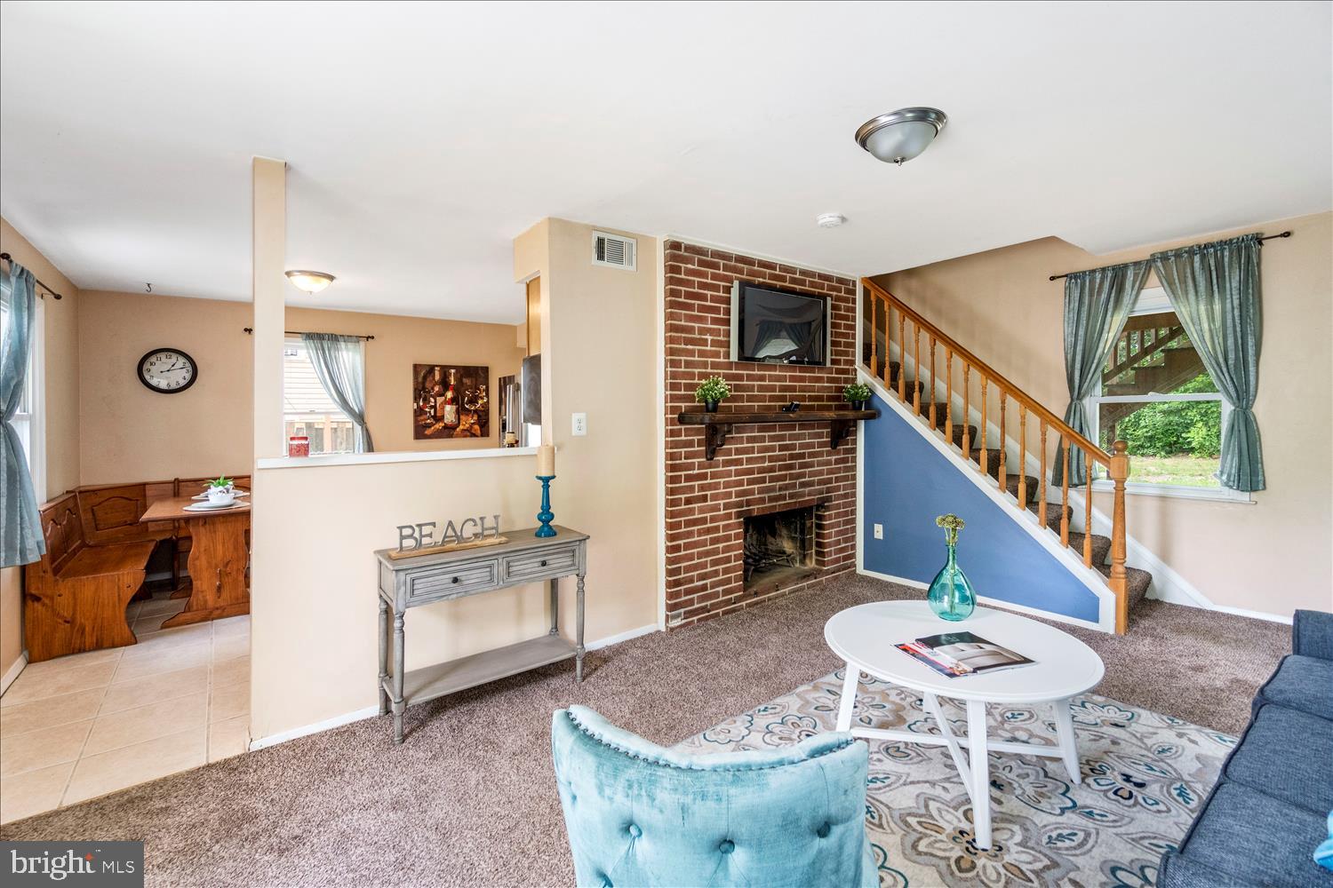 1235 Seven Oaks Road Baltimore, MD 21227 - Photo 5 of 27 Great Entertainment Space